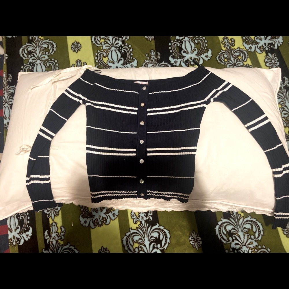 PacSun NWT Off-the-Shoulder Sweater